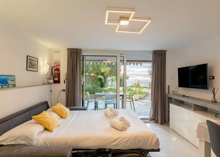 Bellavista Apartment *